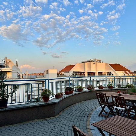 Rooftop City Residence With Deep Garage Budapest Exterior photo