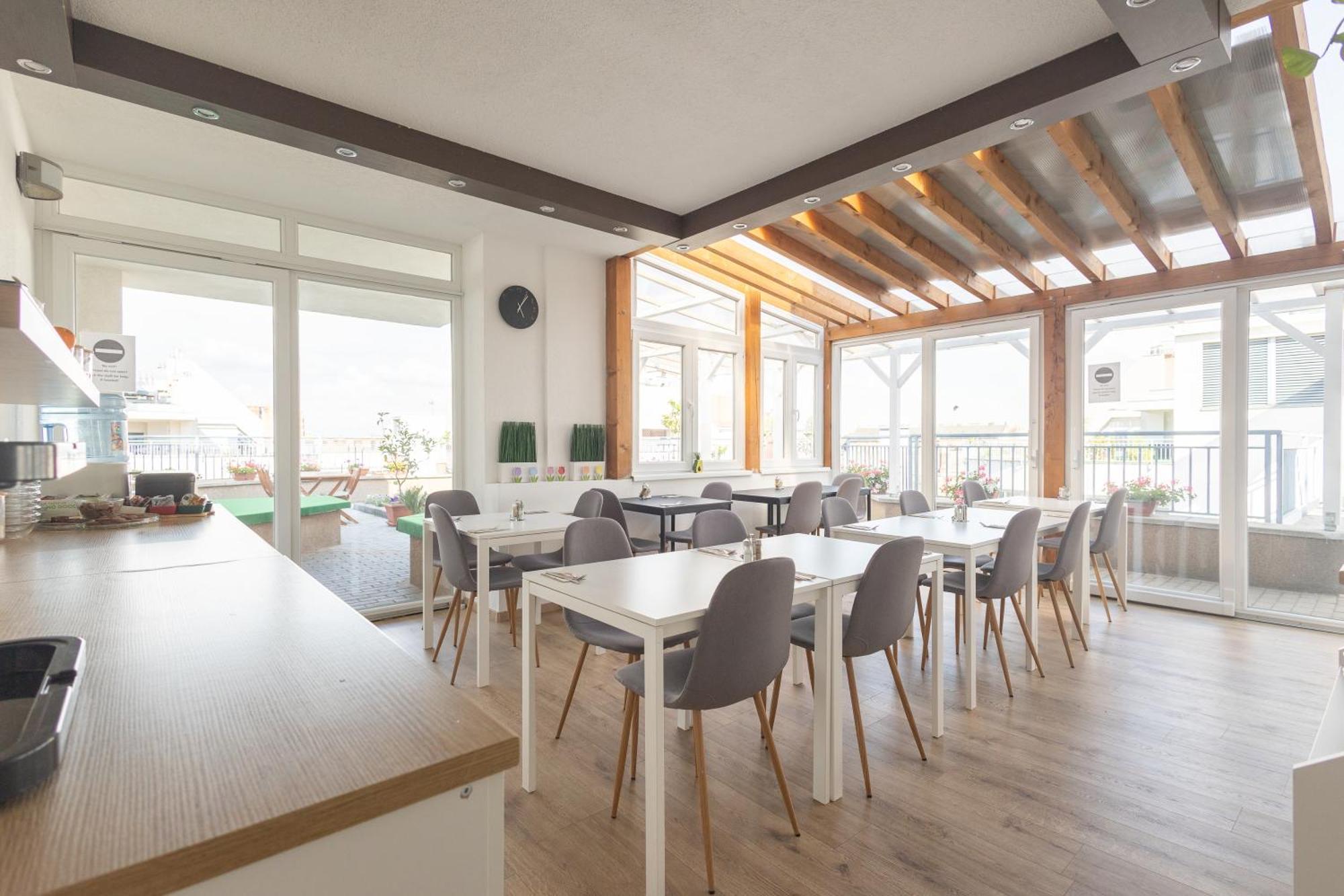 Rooftop City Residence With Deep Garage Budapest Exterior photo